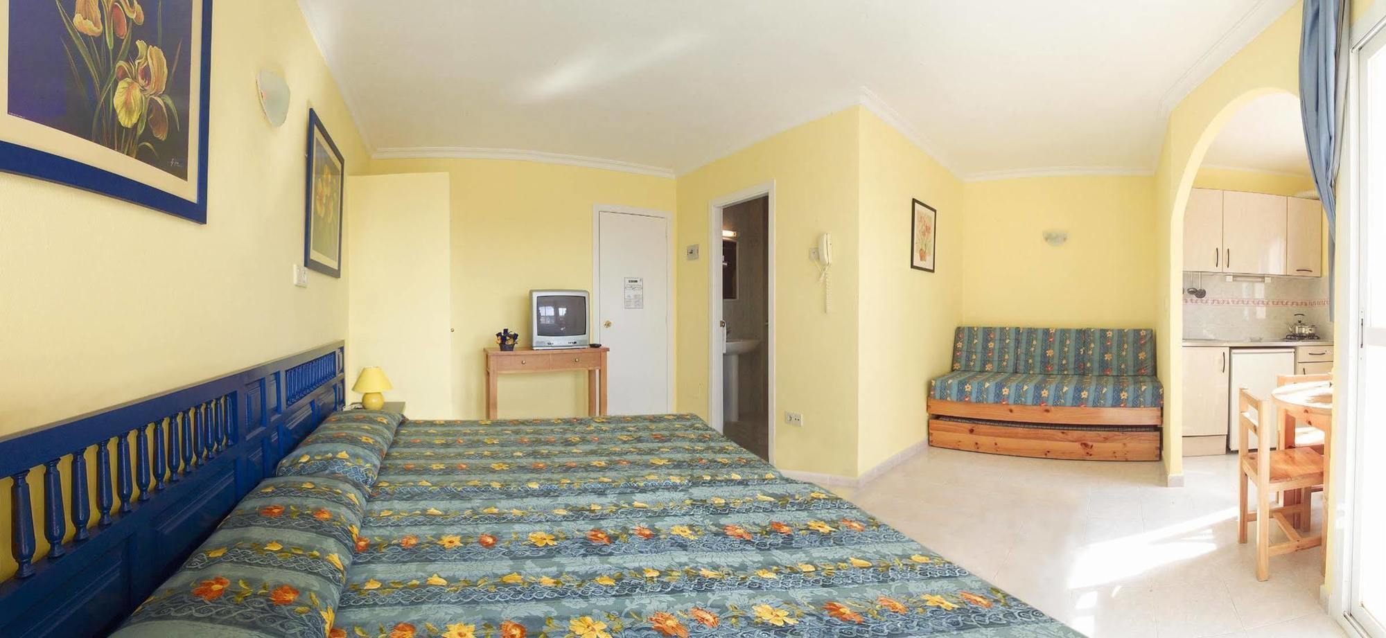 Hotel Apartamentos Vibra San Marino サンアントニオアバド 部屋 写真